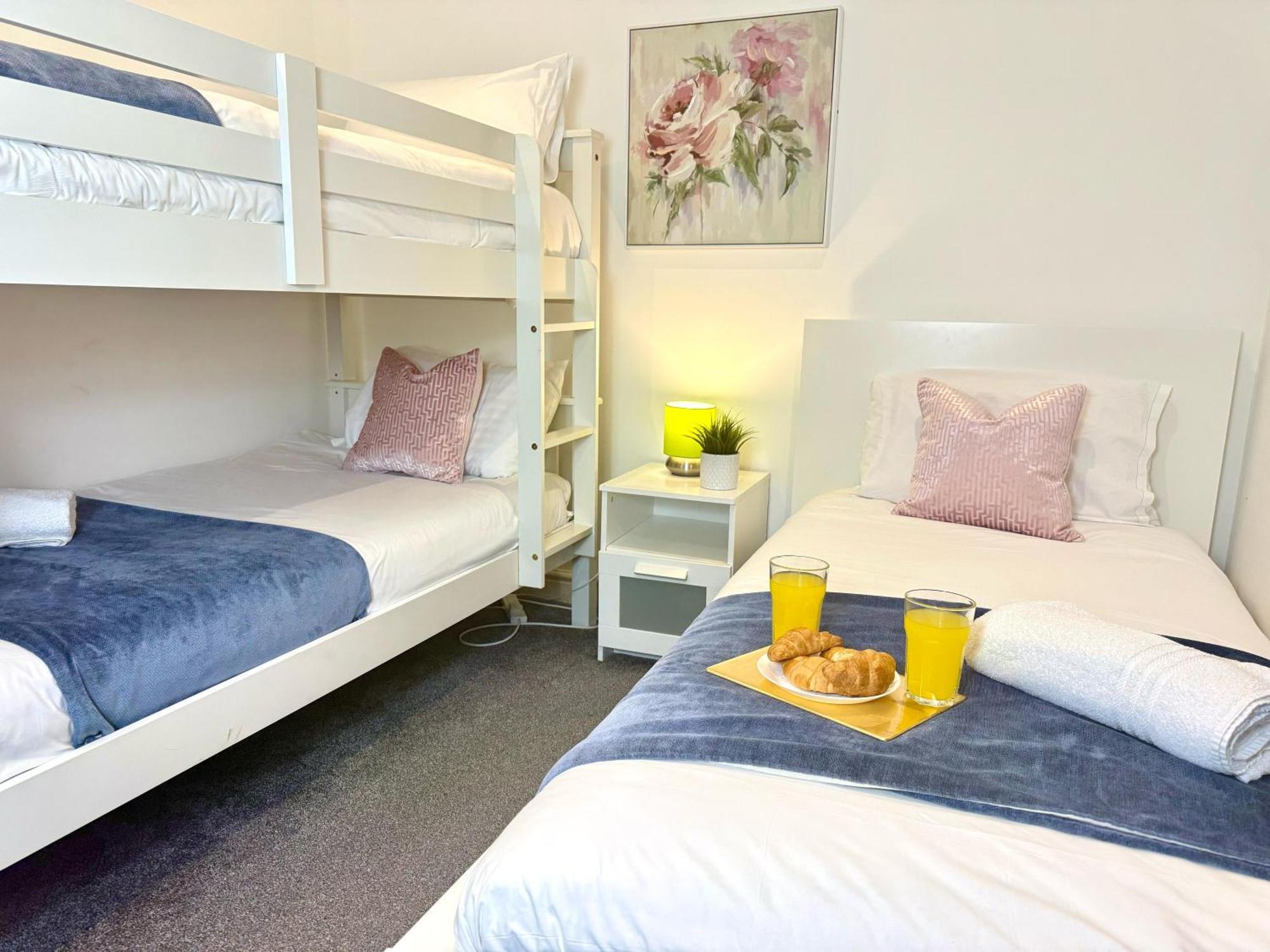 Evergreen Lodge - Two Bed Lux Flat - Parking, Garden, Patio, Wifi, Netflix - Close To Blenheim Palace & Oxford - F3 Kidlington Ngoại thất bức ảnh