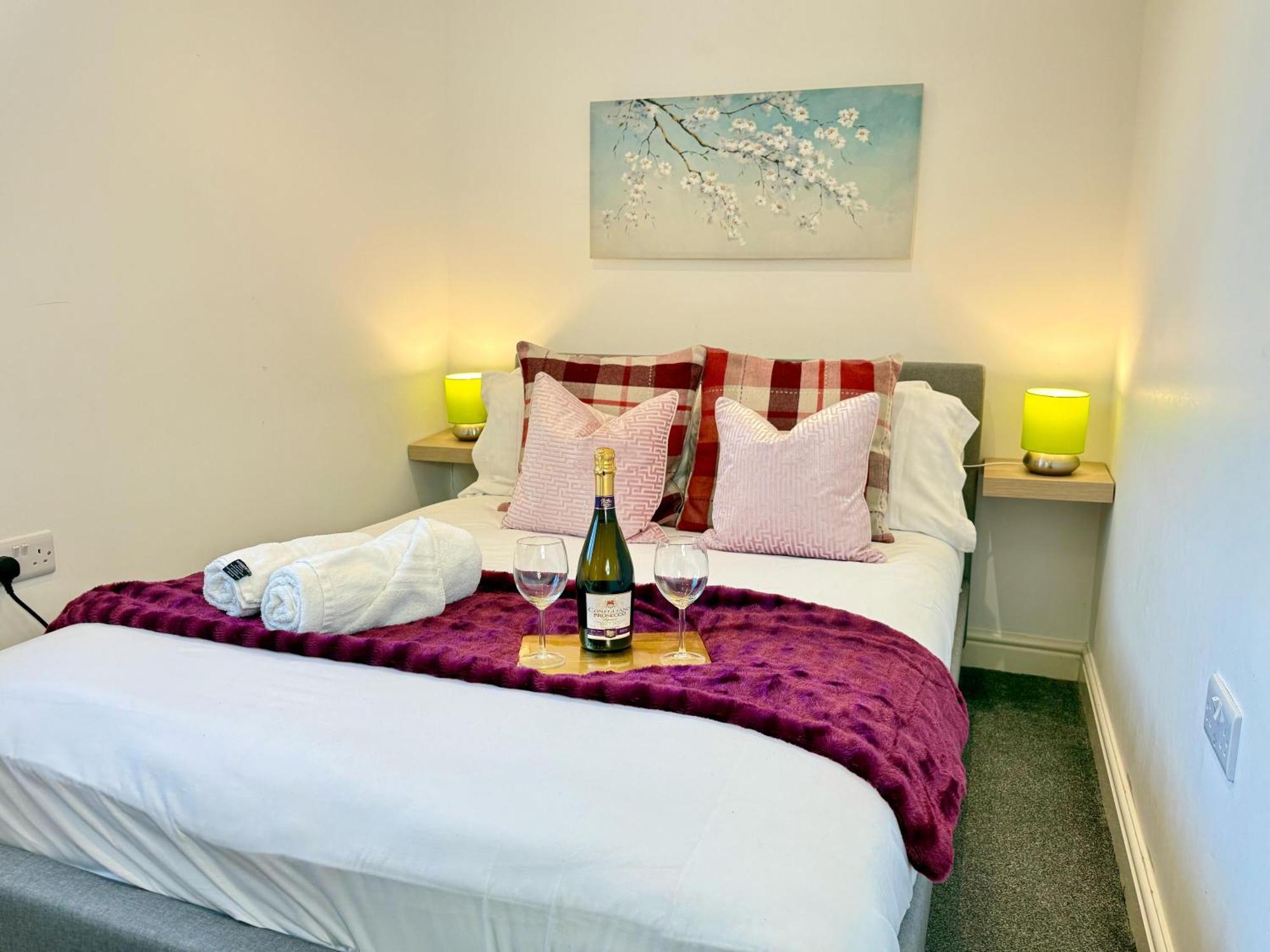 Evergreen Lodge - Two Bed Lux Flat - Parking, Garden, Patio, Wifi, Netflix - Close To Blenheim Palace & Oxford - F3 Kidlington Ngoại thất bức ảnh