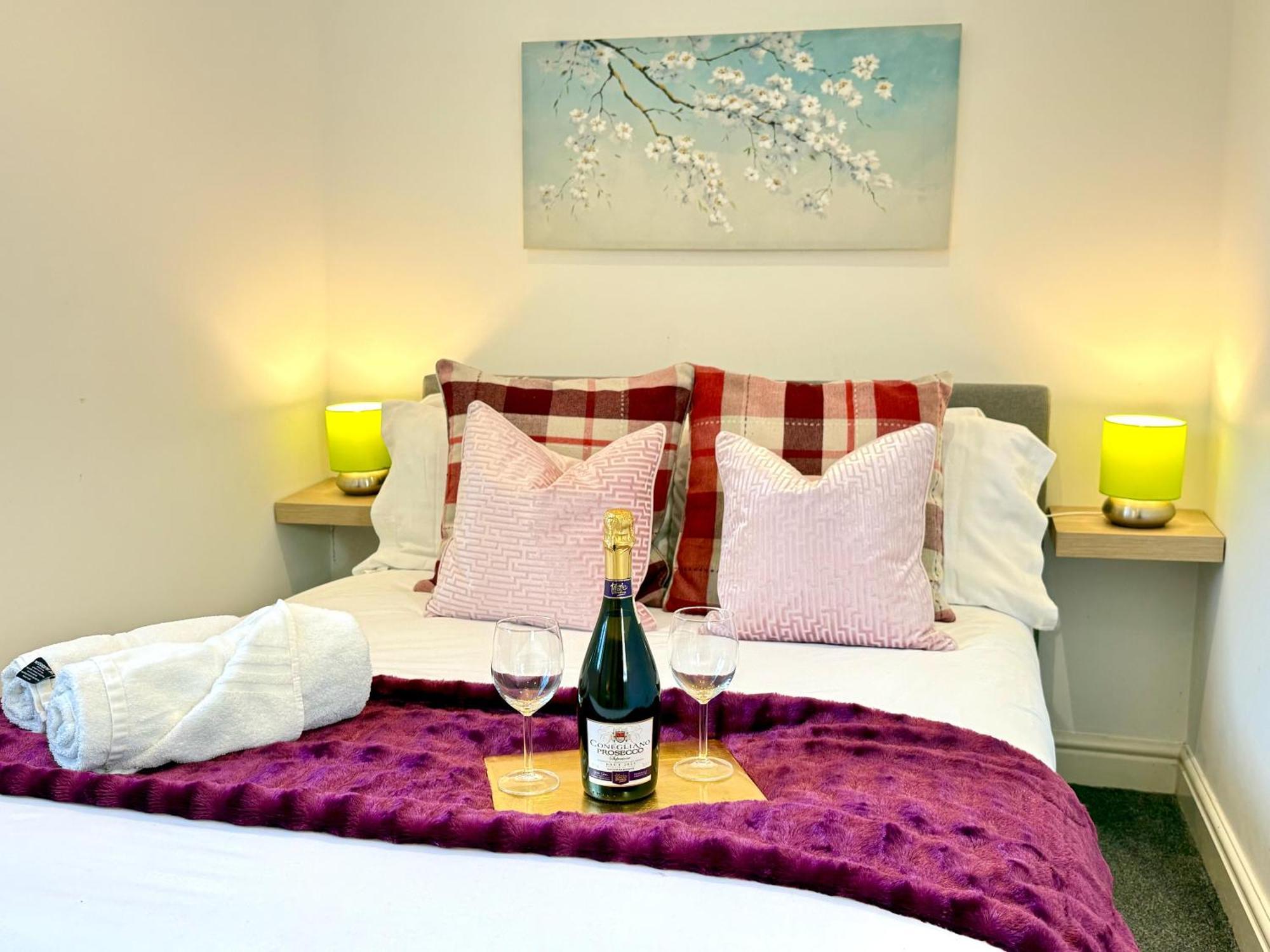 Evergreen Lodge - Two Bed Lux Flat - Parking, Garden, Patio, Wifi, Netflix - Close To Blenheim Palace & Oxford - F3 Kidlington Ngoại thất bức ảnh